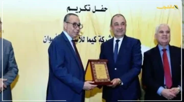 إنجاز مصري خالص.. وزير قطاع الأعمال يكرم الشركات المشاركة في صيانة مصانع كيما 1